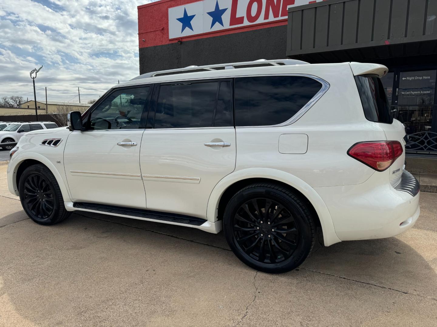 2015 WHITE INFINITI QX80 (JN8AZ2NF1F9) , located at 5900 E. Lancaster Ave., Fort Worth, TX, 76112, (817) 457-5456, 0.000000, 0.000000 - Photo#6